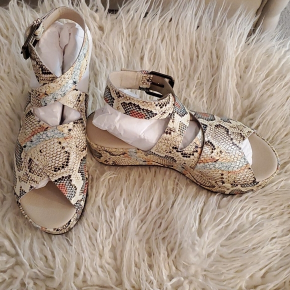 Matisse Runaway Wedge 8 - Picture 3 of 6